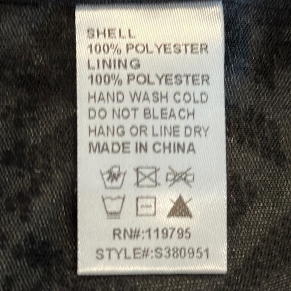 Quinn Geo Print Cutout Crop Top & Zippered Skirt Set Size Medium - Picture 12 of 15